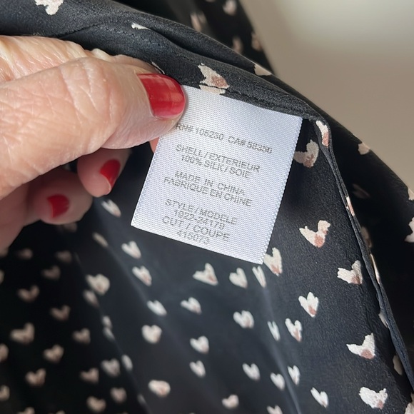 Joie Purine Print 100% Silk Black V Neck Button Down Blouse L - Picture 7 of 10